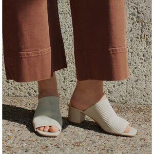 Everlane  Open Toe Block Heel Mule Sandals Size 8.5 Beige Knit Upper